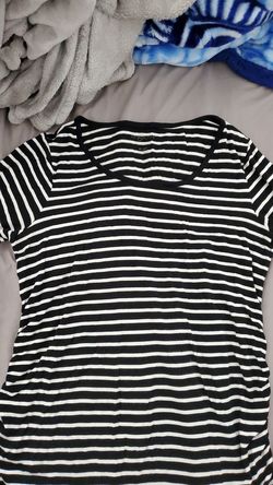 A glow maternity shirt