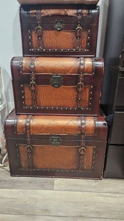 Set of 3 Vintage Decorative Storage Trunks