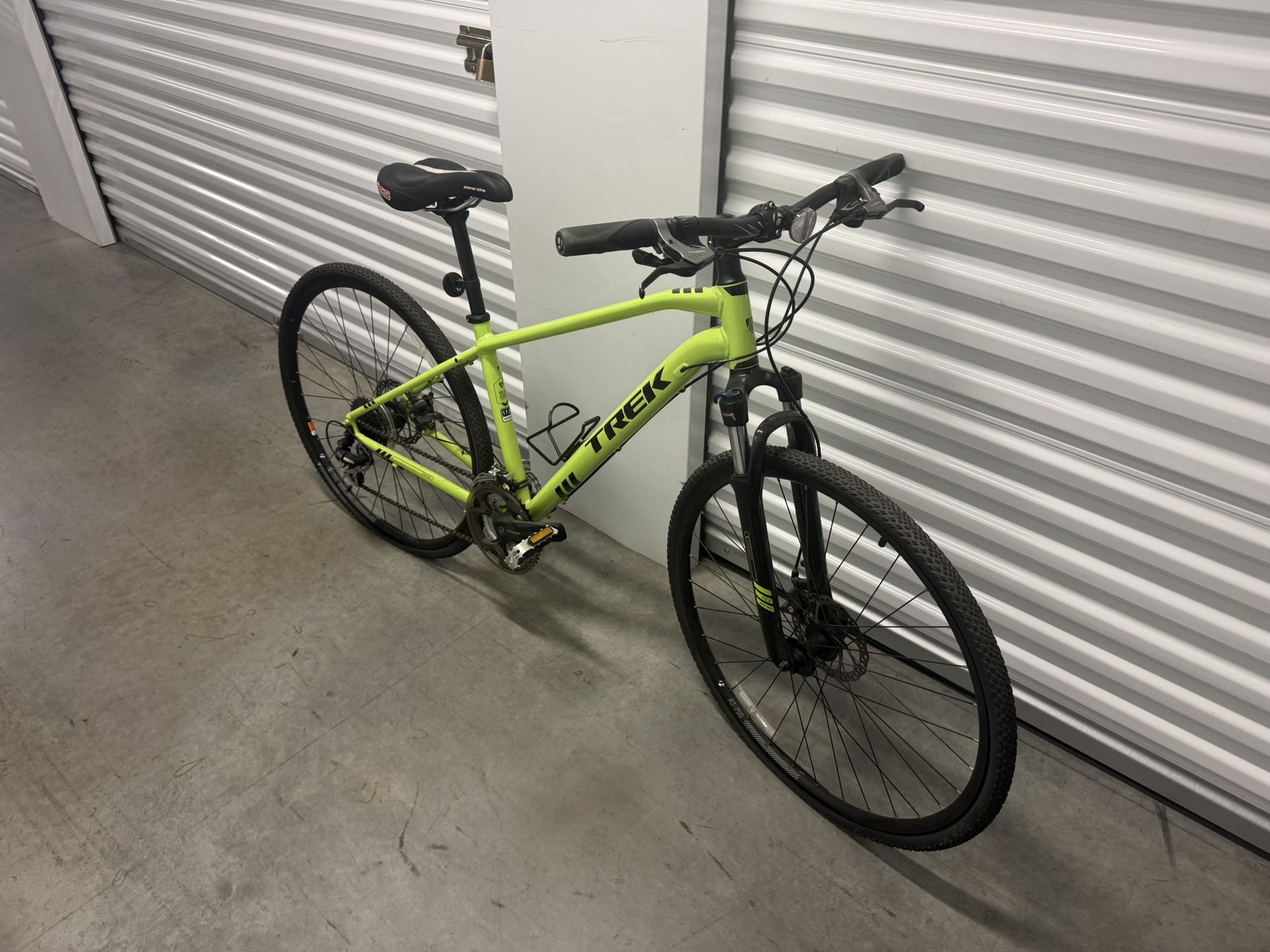 Trek 8.3 DS Hybrid Bike – 17.5” Frame – Excellent Condition