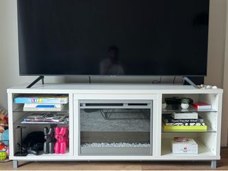 Entertainment center