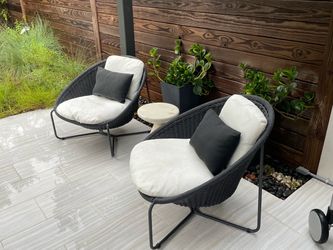 Morocco Graphite Oval Outdoor Lounge Chair with White Cushion
