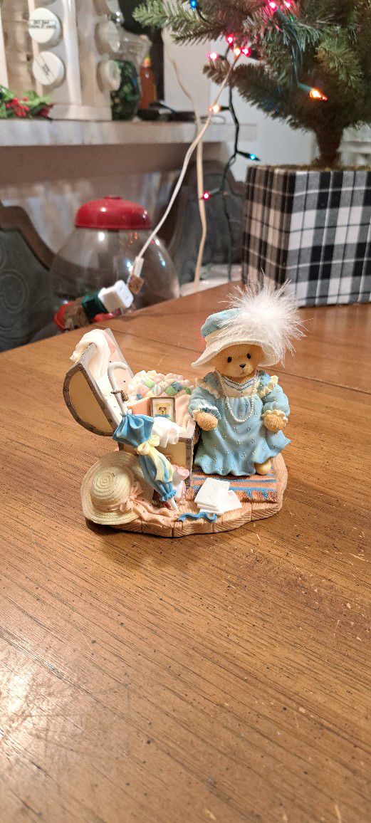 Collectible Cherished Teddies 1997 Kaitlyn " Old Treasures, New Memories " Girl W/Chest Of Old Toys #302600