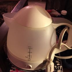 GE, electric 4 cups tea kettle.