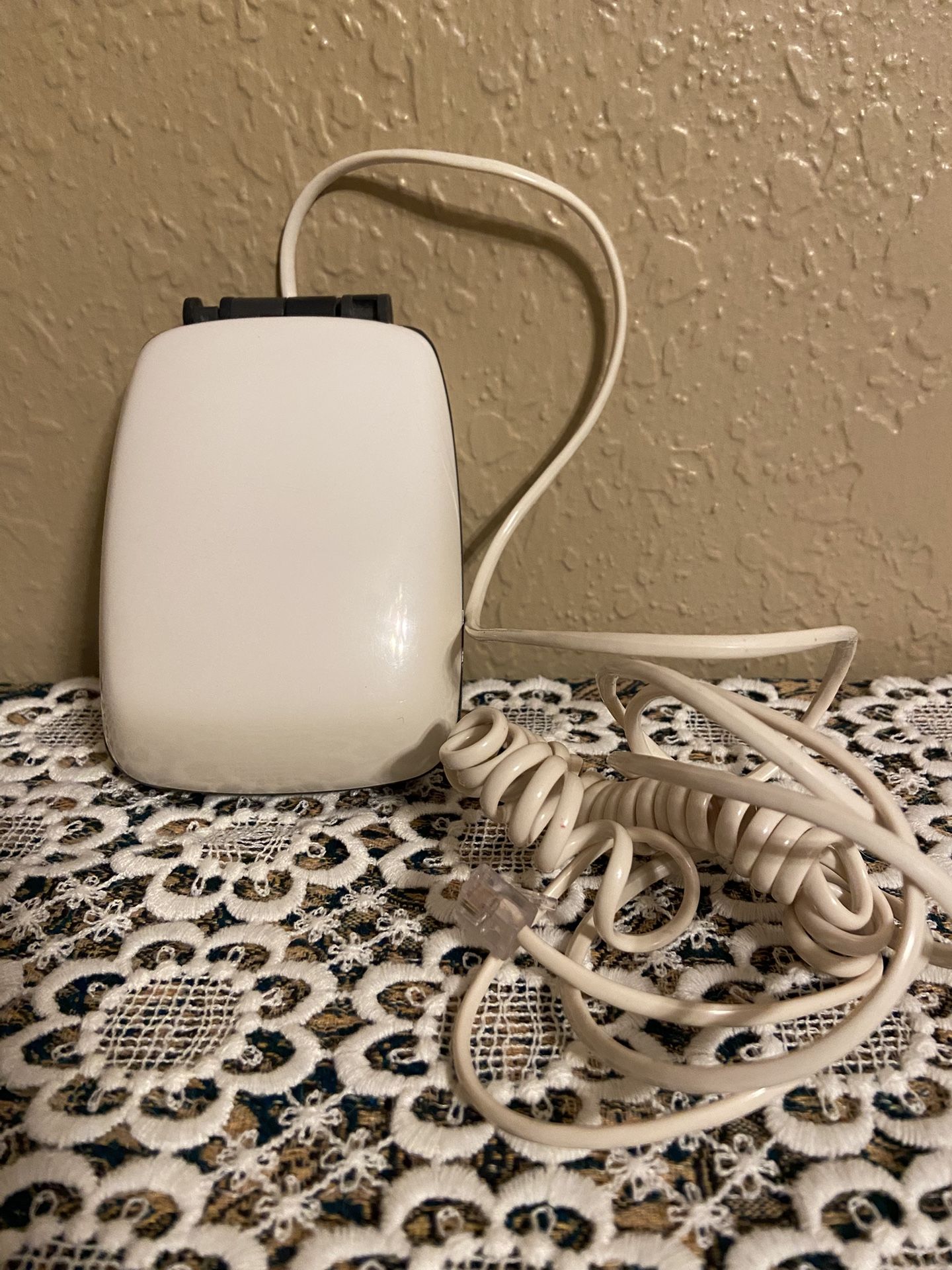 Radio Shack Vintage Seashell Fashion Phone. Model No. 43-830 (white). Pre-owned/used. Item has not been tested. Approximate dimensions 5”x3.5”x1.75 C