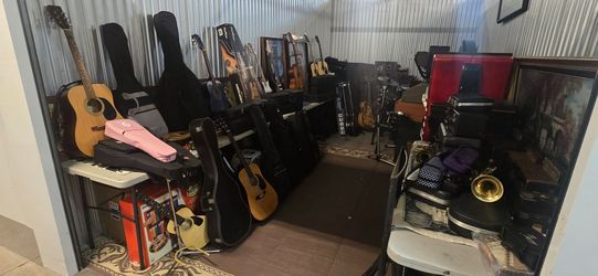 USED MUSICAL INSTRUMENTS IN GOOD CONDITION 
DIFERENT PRICES 
GUITARS 
VIOLINS
UKULELES 
TRUMPETS 
CLARINET 
FLUTES
ACCORDIONS 
XYLOPHONES 
🎨 🖼 ART P