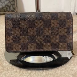 Louis Vuitton Damier Medium Wallet