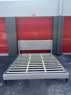 King size bed in great condition grey color