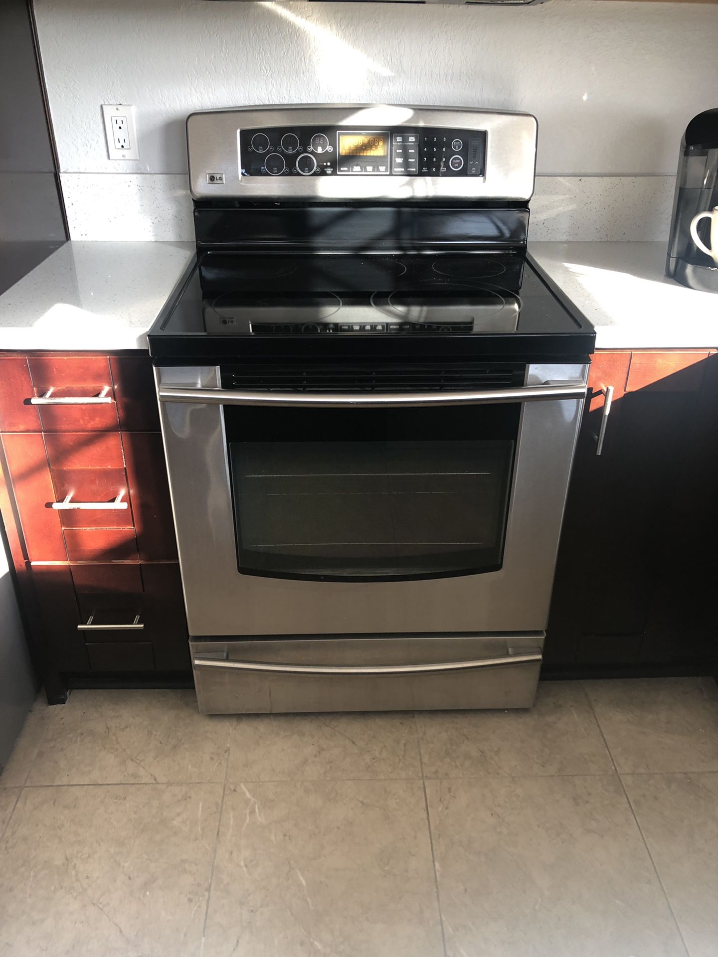 LG Electric Range Stove READ ALL - MODEL NO. LRE30755ST/01