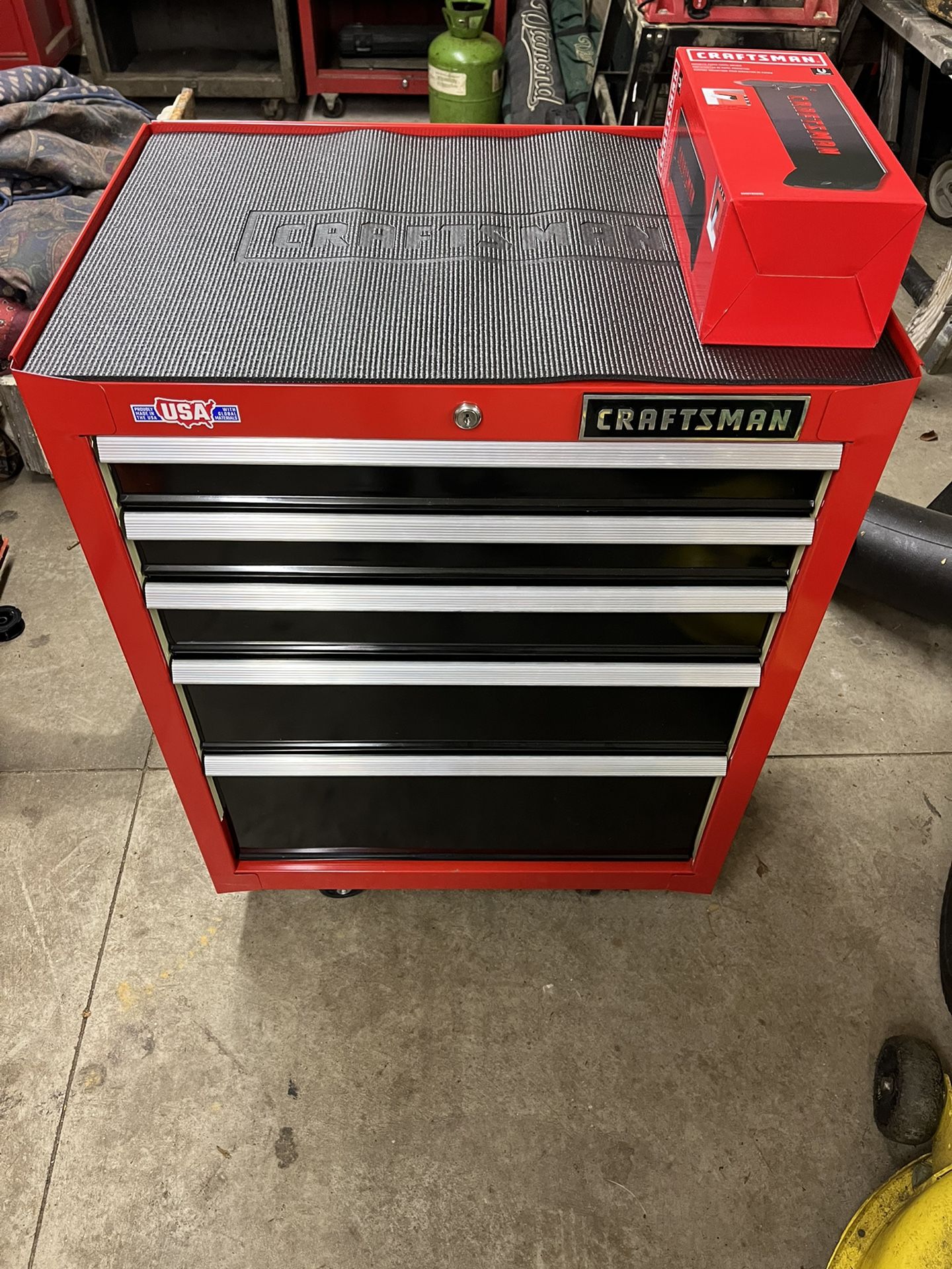 Craftsman Tool Box New - With Magnetic Paper Towel Holder And Mats