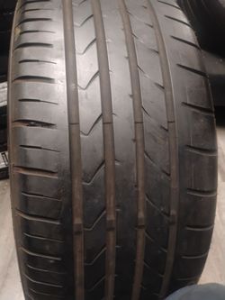 285/45R20 ( 1 GOOD USED TIRE installed with balance included