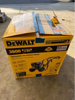 DEWALT 3600 PS| 2.5 GPM Gas Pressure Washer, Honda GX200 Engine (50-State), Heavy-Duty Commercial Cold Water Power Cleaner