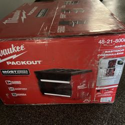 Milwaukee Pack out Set Brand New