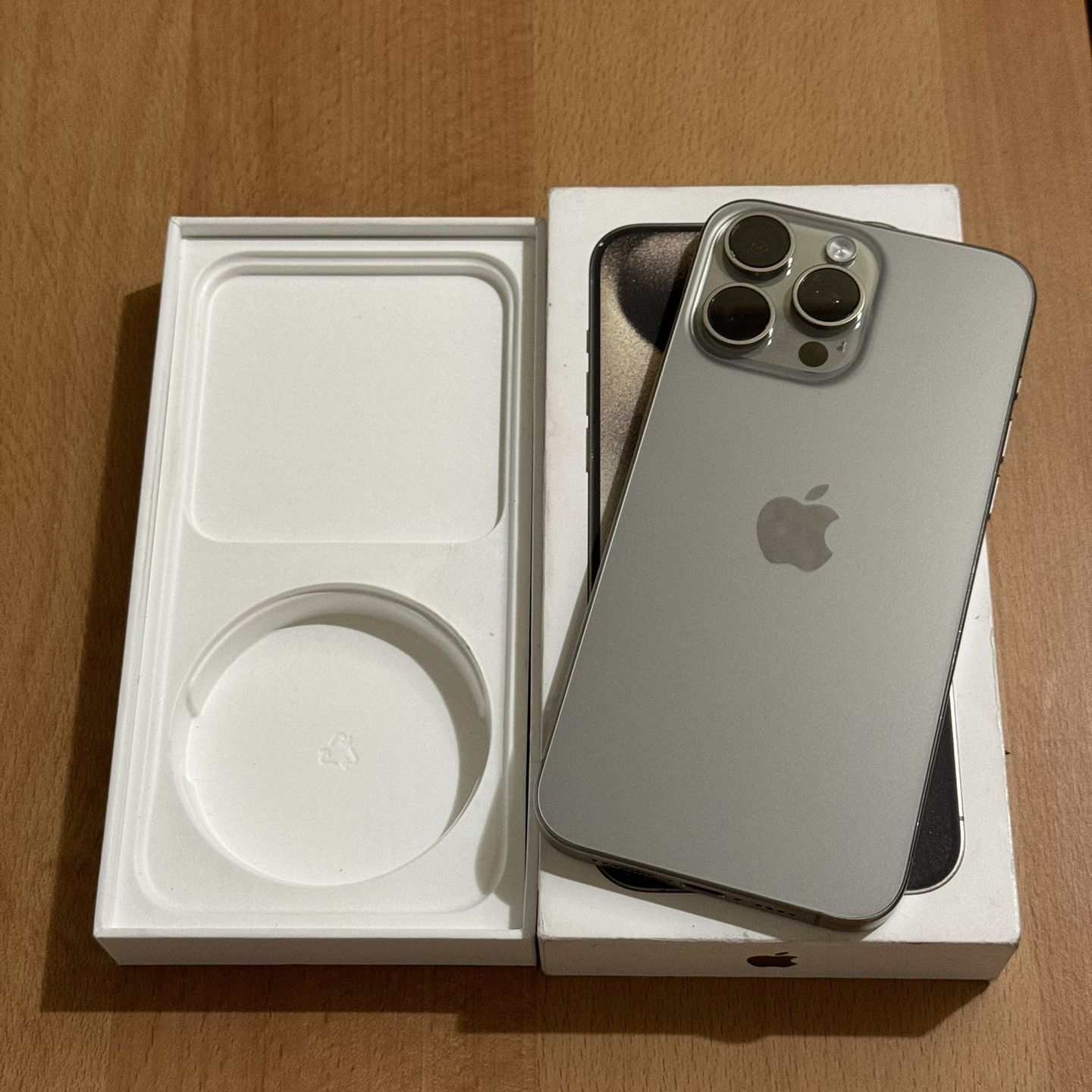 iphone 15 Pro Max-256GB-Natural Titanium(Unlocked) Perfect