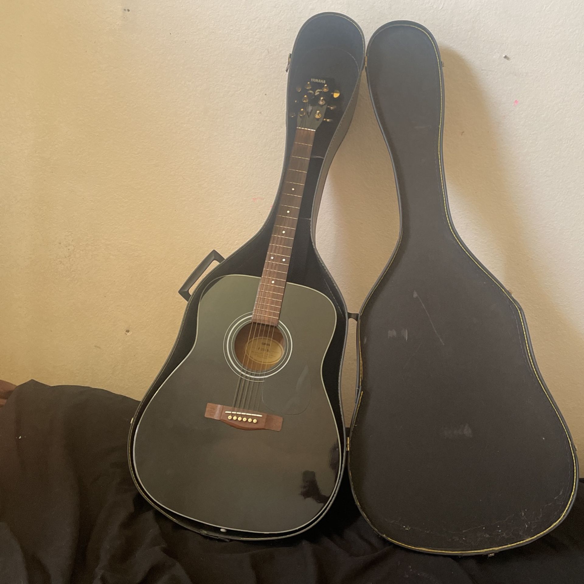 Yamaha Acoustic Guitar 