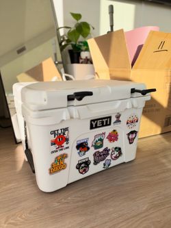 Yeti Tundra 35 White Cooler