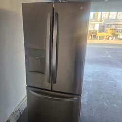 LG French Door Refrigerator 22 Cu Ft Model LFDS22520S