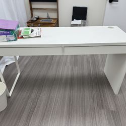 White Desk 