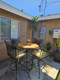 Patio Bar Table and 4 swivel chairs set/Dining table and 4 Barstools outdoor Furniture/Cash Only
