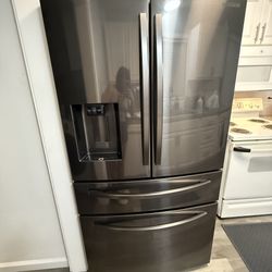 Samsung Side By Side Black Stainless Steel Refrigerator 