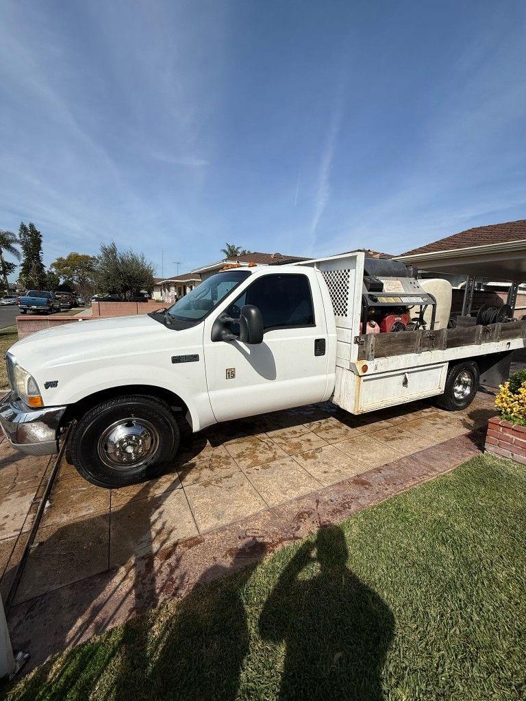 2005 Ford E-350