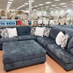 New Large Sectional  🔥🔥 IN STOCK NOW