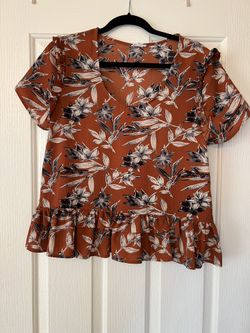 LUCCA Woman’s Short Sleeve Floral Print Blouse, Size Medium.