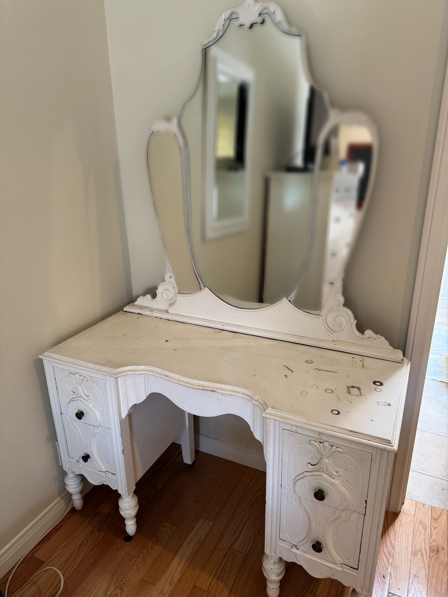 Beautiful Antique Vanity - Must Go TODAY!