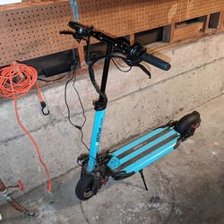 EMOVE Cruiser Foldable Electric Scooter