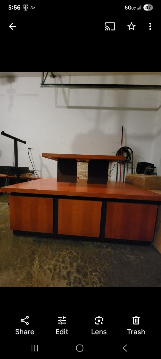 Clothing Store Table