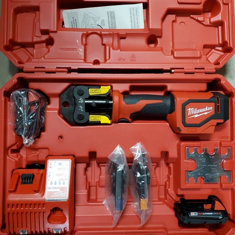MILWAUKEE M18 18V CORDLESS SHORT THROW PEX PRESS TOOL KIT w/ (3) VIEGA PURE  FLOW JAWS for Sale in San Diego, CA OfferUp