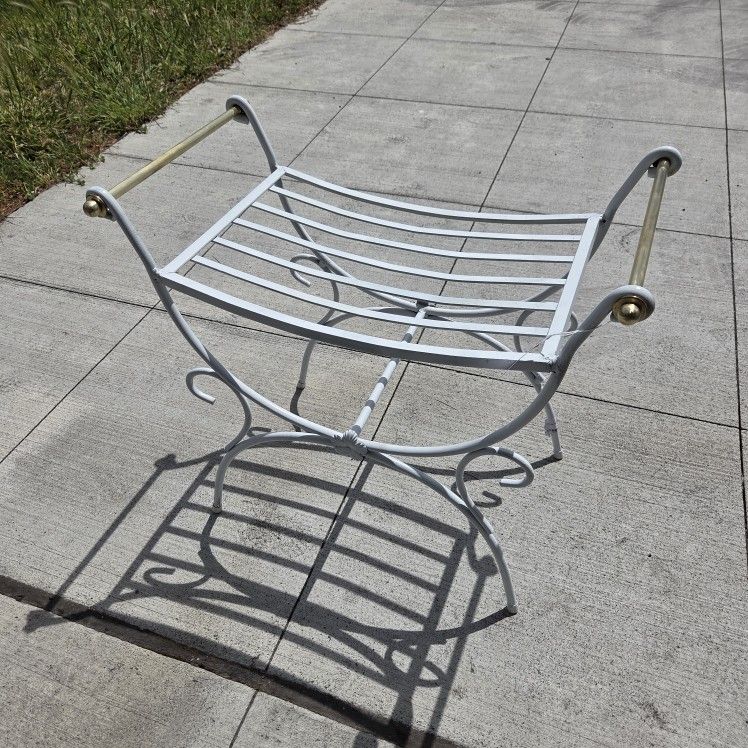 Scroll White Metal Stool