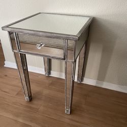 Wayfair Mirrored End accent Table with storage one Drawer / nightstand Antique Silver / Mirror 