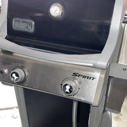 Weber Silver Spirit Two Burners BBQ Grill Propane Grill Fires Up!