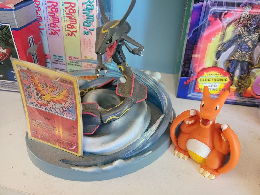 Pokemon Shiny Rayquaza Figure Hidden Fates Card Holder Collectors