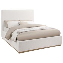 Brand New Trending Boucle Queen bed / Cama Queen en Tendecia Nueva a Estrenar