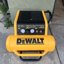 DEWALT 4.5 Gal. Portable Electric Air Compressor 225 PSI