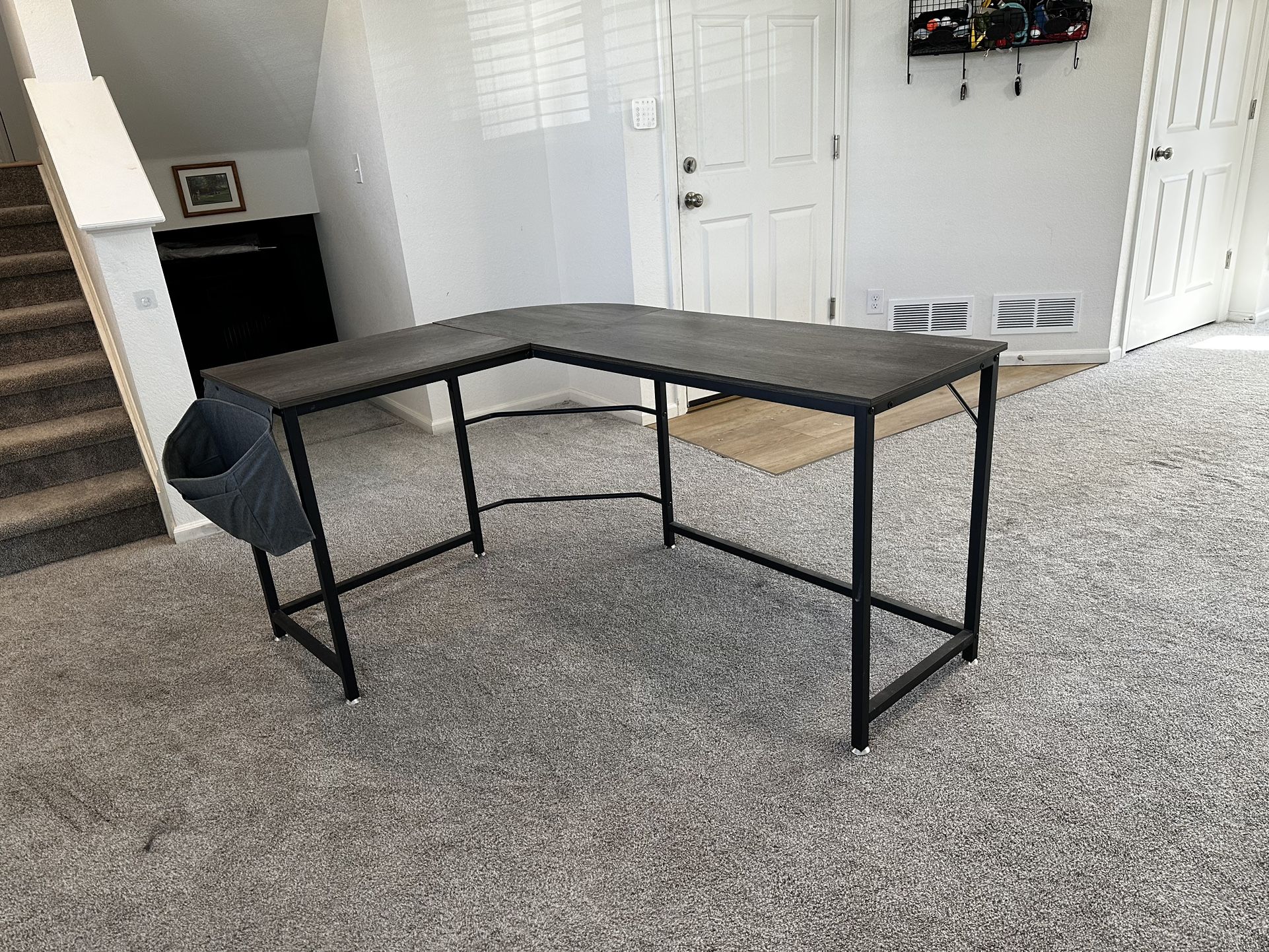 L-Shape Desk 