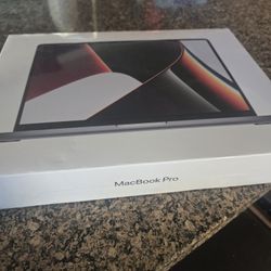 Apple MacBook Pro SEALED