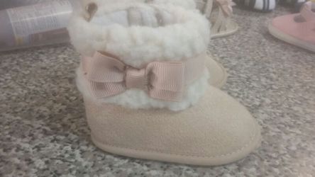 Nwt baby girl boots