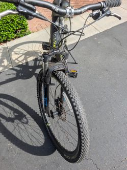 Giant talon size Small 3x8 speed, hydraulic brakes, 27.5