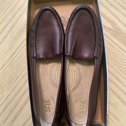 SAS LEATHER LOAFERS 9S 