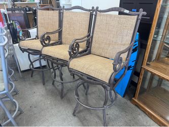 Set of 3 Outdoor Swivel Bar Stool Chairs