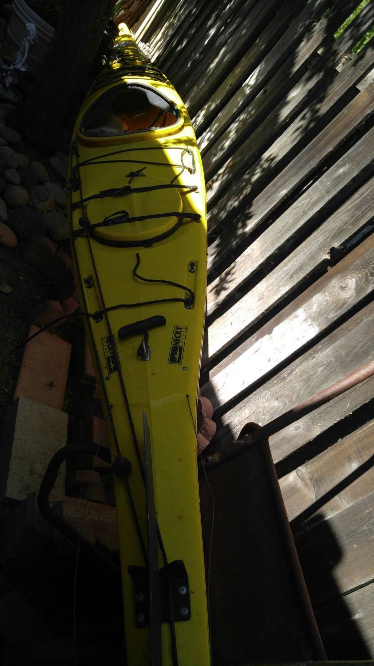 NECKY 17' Looksha 4 Kayak.