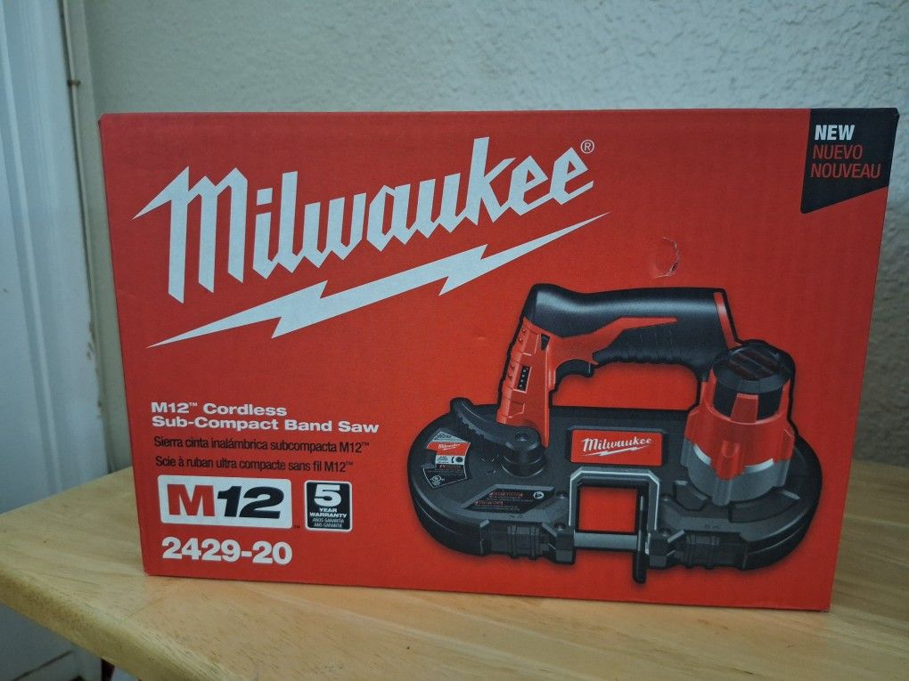 M12 Compact Band Saw