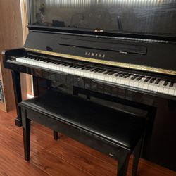 Yamaha Piano U1E