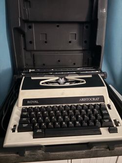 Royal Aristocrat Typewriter