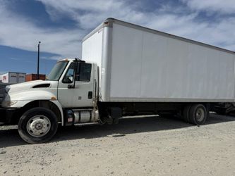 2018 INTERNATIONAL BOX TRUCK