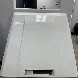 2009 Mercedes G-Wagon Hood (white)