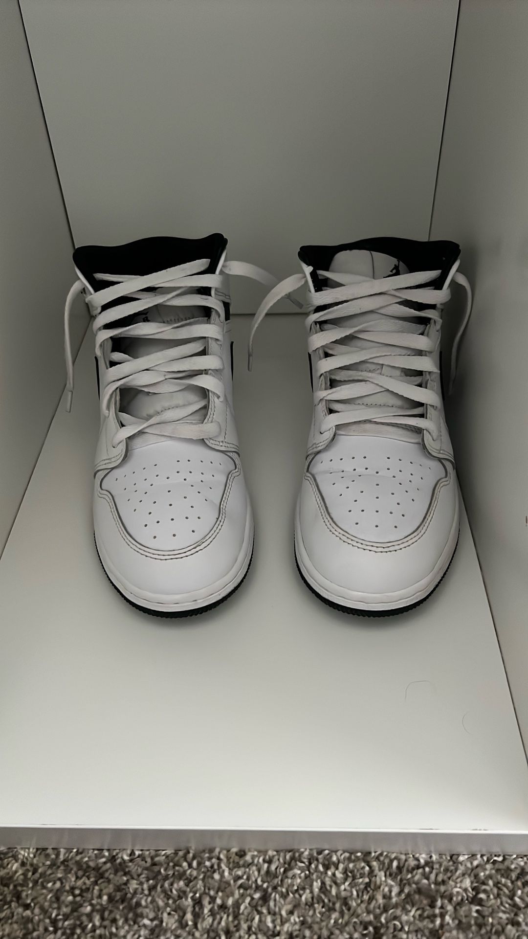 Jordan 1 Mid Reverse Panda Size 7y