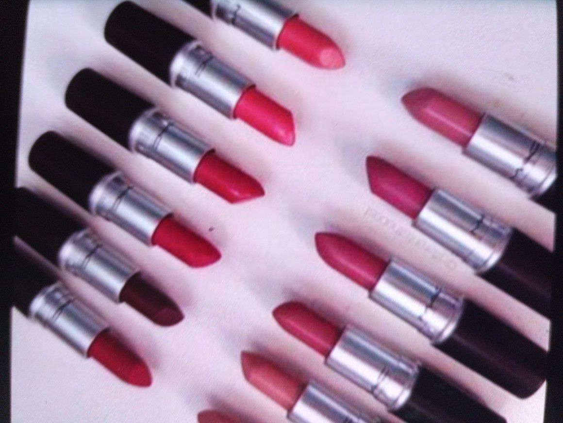 Lote liptic Mac. Todos colores rev ndedored 100 x $500